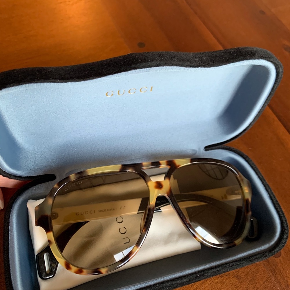 Gucci Tortoise Shell Aviators Sunglasses - Picture 2 of 7